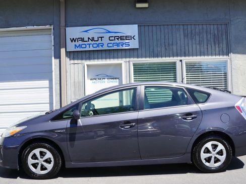 Used 2013 Toyota Prius Three FWD image 18