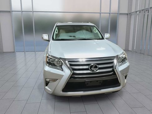 Used 2019 Lexus GX 460 Premium w/ Premium Package AWD/4WD image 3