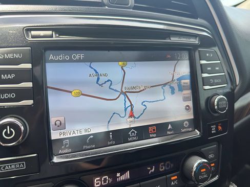 Used 2017 Nissan Maxima Platinum FWD image 26
