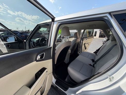 Used 2021 Kia Soul S FWD image 11