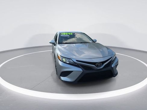 Used 2019 Toyota Camry SE w/ Convenience Package FWD image 3