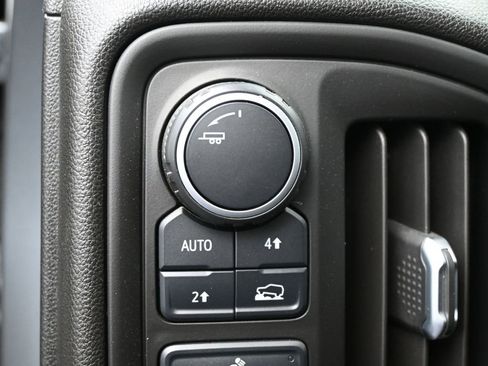 Used 2021 Chevrolet Silverado 1500 Custom image 15