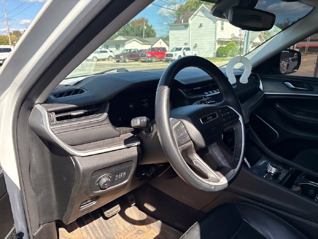 Used 2021 Jeep Grand Cherokee L Limited AWD/4WD image 8