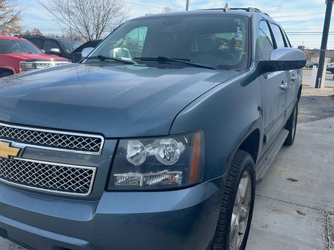Used 2012 Chevrolet Avalanche LS w/ All-Star Edition image 2