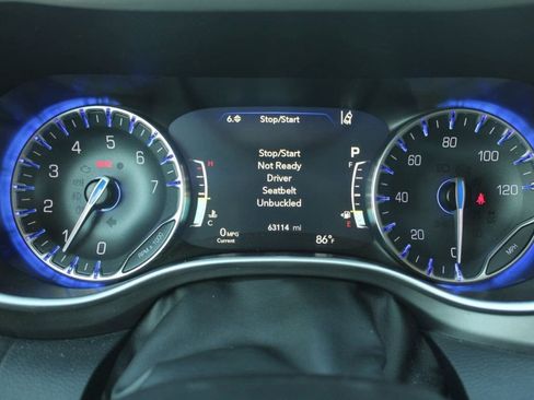 Used 2024 Chrysler Pacifica Touring-L FWD image 21