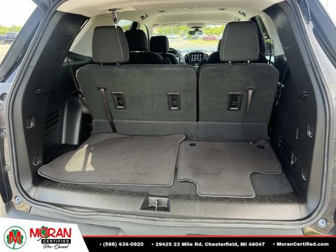 Used 2020 Chevrolet Traverse LT FWD image 12