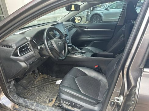 Used 2024 Toyota Camry XSE FWD image 2