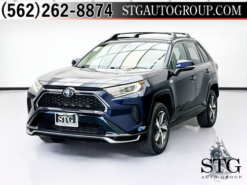 Used 2021 Toyota RAV4 SE w/ Weather & Moonroof Package AWD/4WD image 1