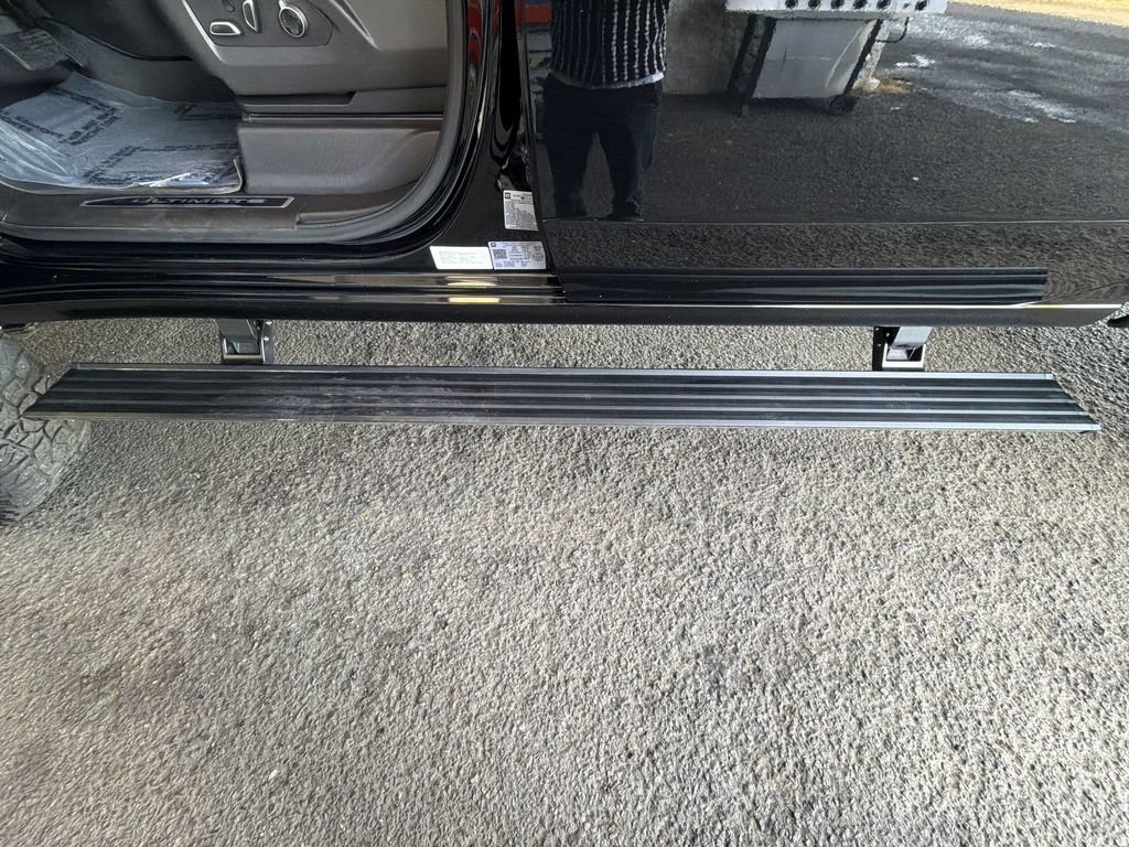 Certified 2024 GMC Sierra 3500 Denali Ultimate AWD/4WD image 38