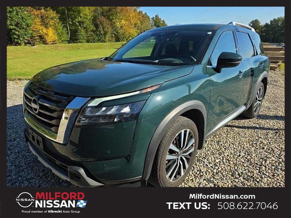 Certified 2025 Nissan Pathfinder Platinum w/ Cargo Package AWD/4WD image 1