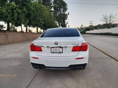 Used 2012 BMW 750Li w/ Driver Assistance Pkg RWD image 4