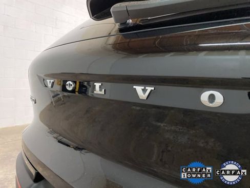 Used 2025 Volvo XC40 B5 Plus image 97