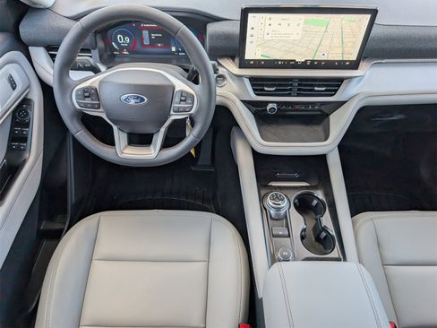New 2025 Ford Explorer Active w/ Active Comfort Package image 6