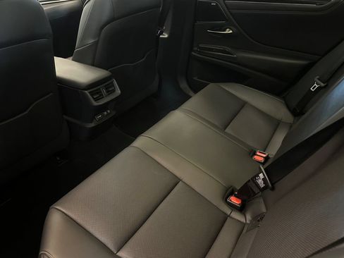 Certified 2020 Lexus ES 300h w/ Premium Package FWD image 12
