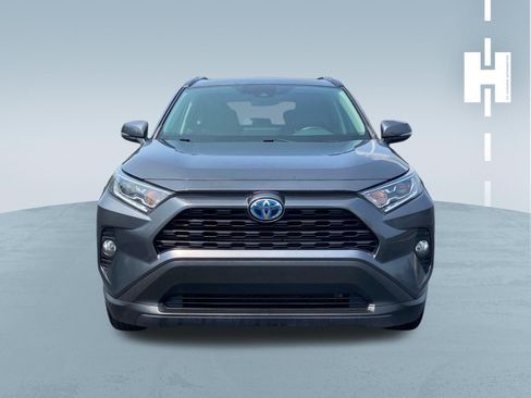 Used 2020 Toyota RAV4 XLE w/ Convenience Package AWD/4WD image 2