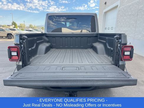 New 2025 Jeep Gladiator Rubicon image 30