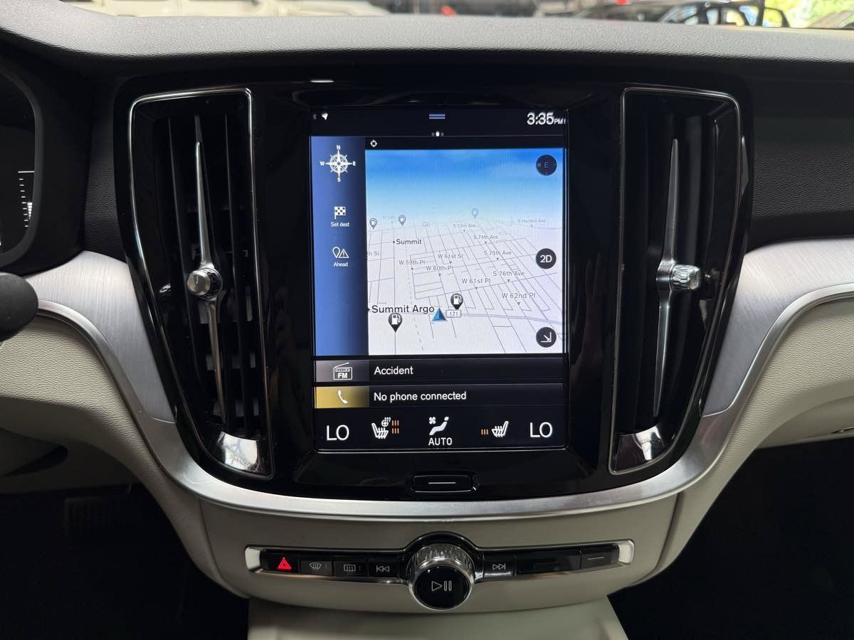Used 2019 Volvo S60 T5 Momentum w/ Premium Package FWD image 19
