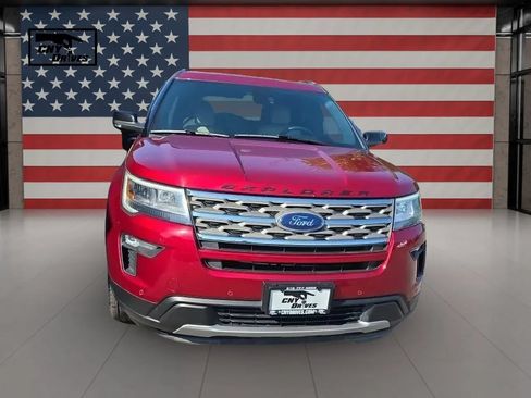 Used 2018 Ford Explorer XLT w/ Equipment Group 202A AWD/4WD image 2