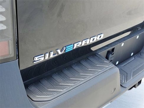 New 2025 Chevrolet Silverado EV LT image 9