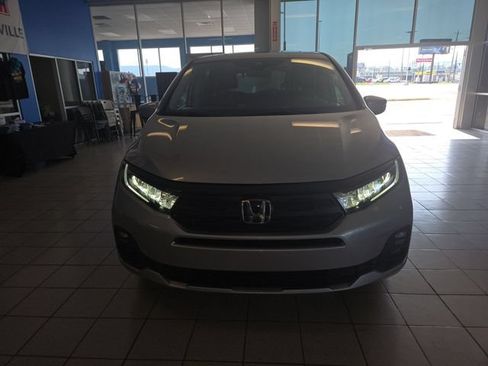 Used 2025 Honda Odyssey EX-L image 3
