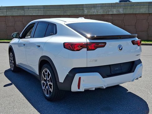 New 2026 BMW X2 xDrive28i w/ Technology Package AWD/4WD image 3