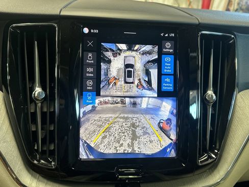 Used 2024 Volvo XC60 B5 Plus w/ Climate Package AWD/4WD image 26