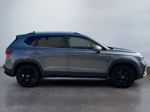 Used 2022 Volkswagen Taos SE AWD/4WD image 4
