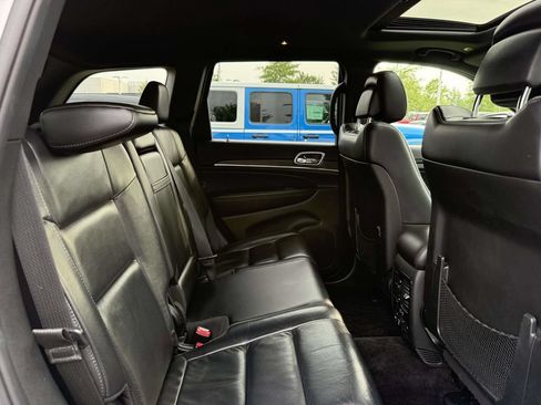 Used 2018 Jeep Grand Cherokee Limited w/ Trailer Tow Group IV AWD/4WD image 16