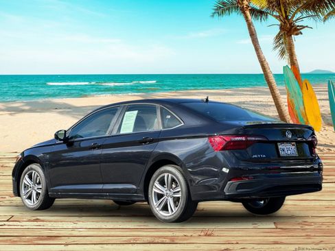 Used 2024 Volkswagen Jetta SE image 3