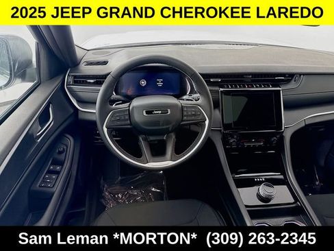 New 2025 Jeep Grand Cherokee Laredo image 21
