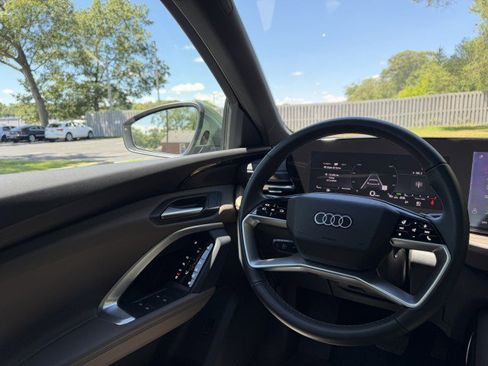 Certified 2025 Audi Q5 Premium w/ Convenience Package AWD/4WD image 12