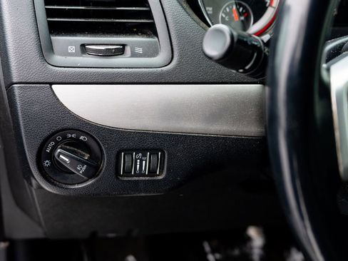 Used 2014 Dodge Grand Caravan R/T image 27