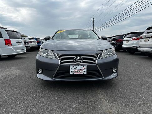 Used 2014 Lexus ES 350 w/ Luxury Package FWD image 2