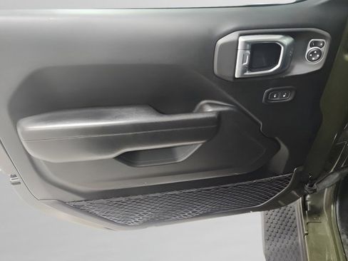 Used 2020 Jeep Wrangler Sport image 22