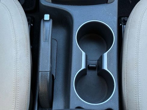 Used 2016 Hyundai Elantra GT image 27