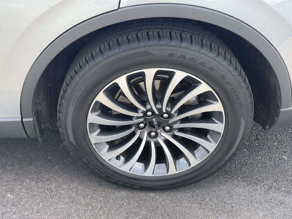 Used 2024 Lincoln Aviator 2WD w/ Premium Package image 9