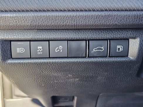 Used 2025 Toyota Camry SE image 17