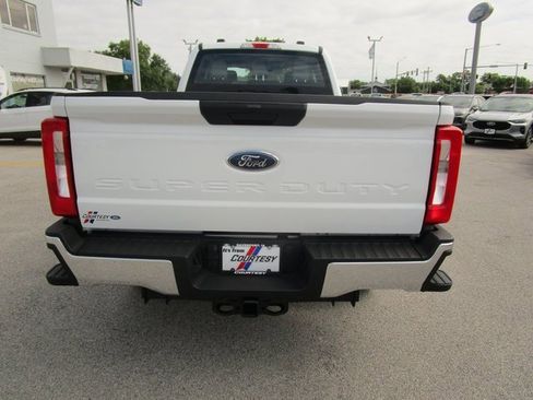 New 2025 Ford F250 XL w/ FX4 Off-Road Package image 6