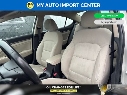 Used 2017 Hyundai Elantra Value Edition w/ Cargo Package FWD image 10