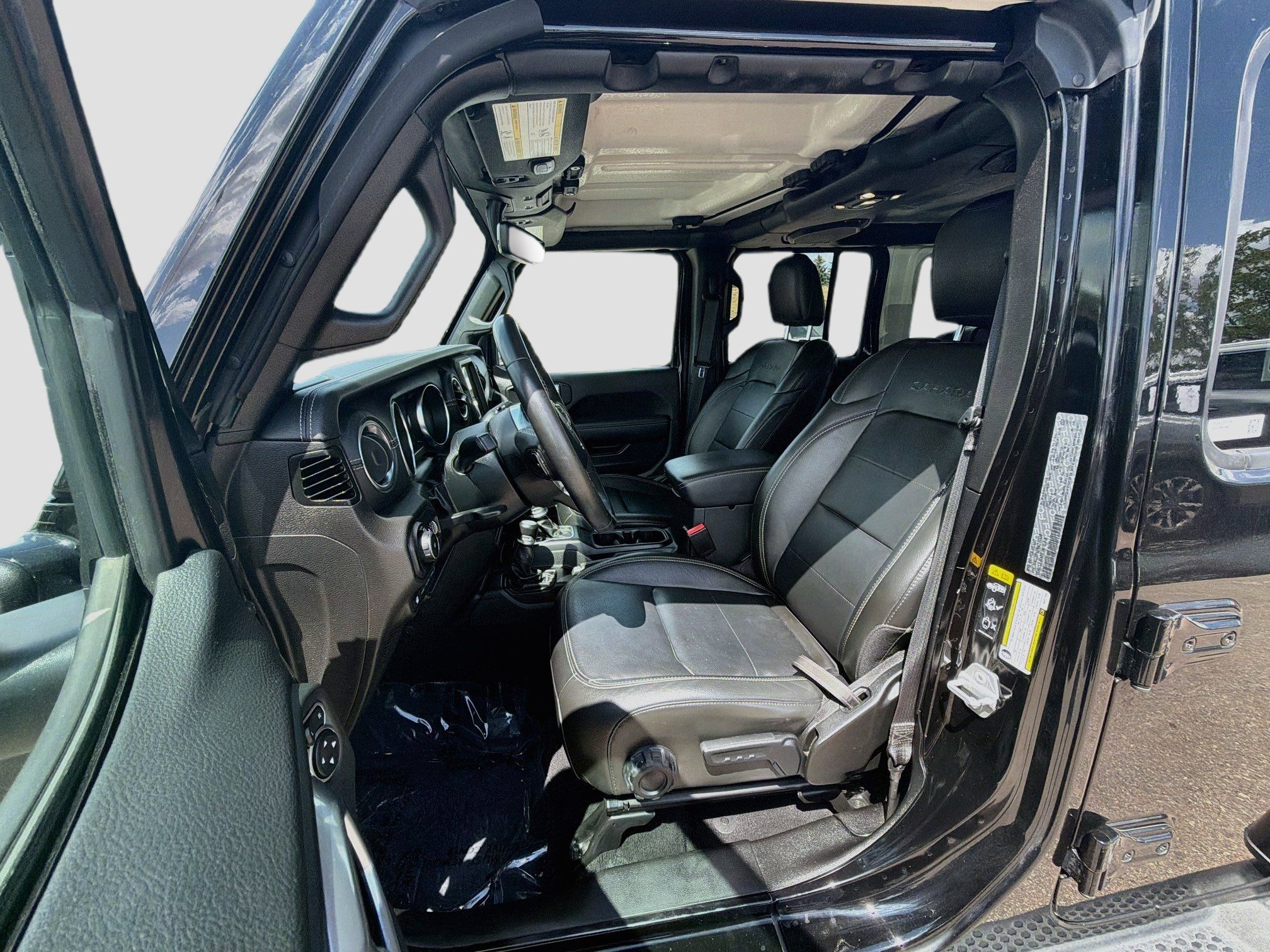Used 2022 Jeep Wrangler Unlimited Sahara AWD/4WD image 13