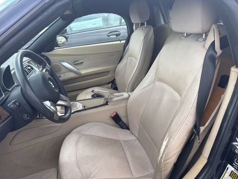 Used 2006 BMW Z4 3.0i RWD image 6