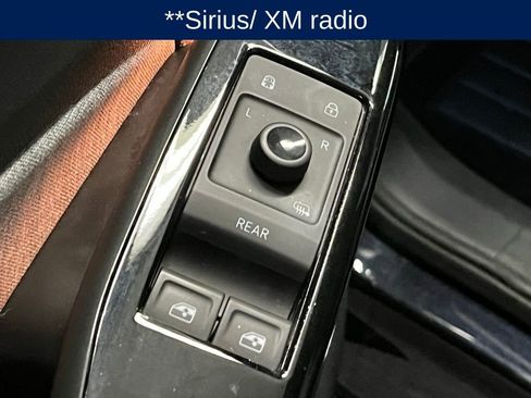 Used 2023 Volkswagen ID.4 2WD image 18