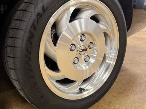 Used 1996 Chevrolet Corvette Coupe RWD image 22