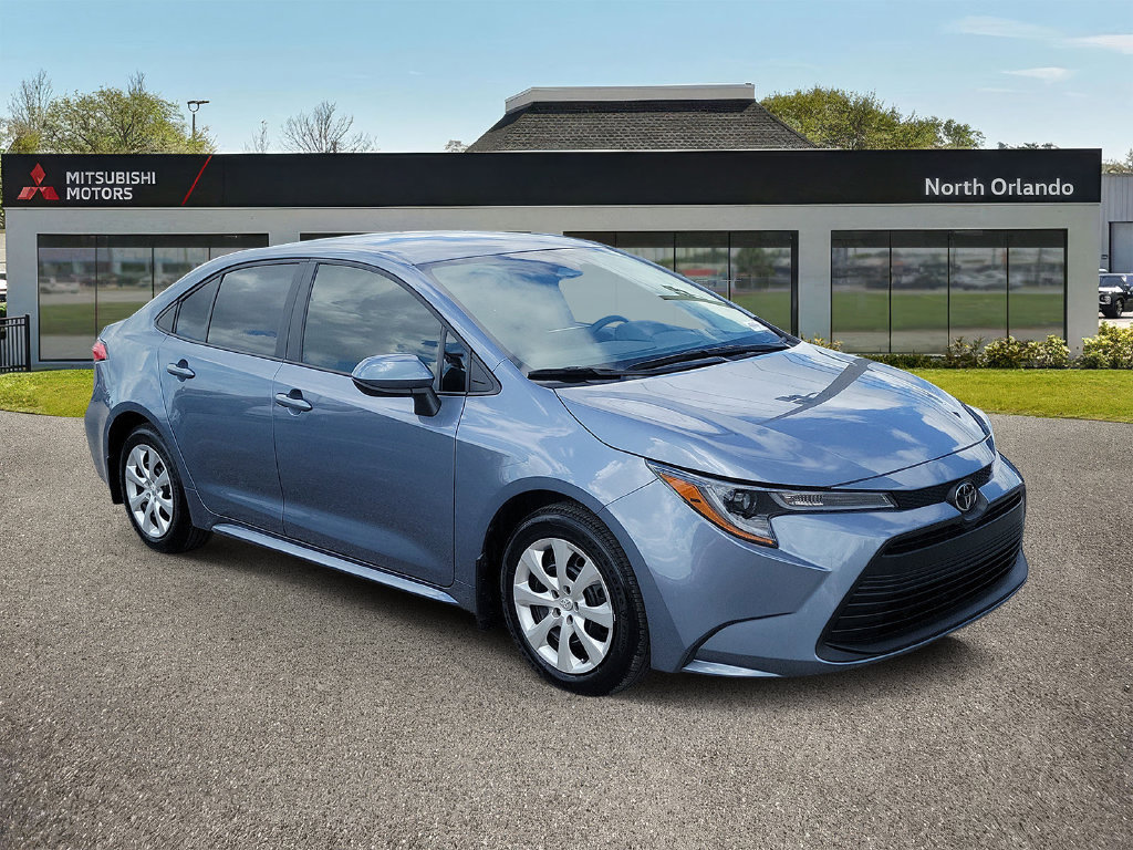 Used 2025 Toyota Corolla LE FWD image 4