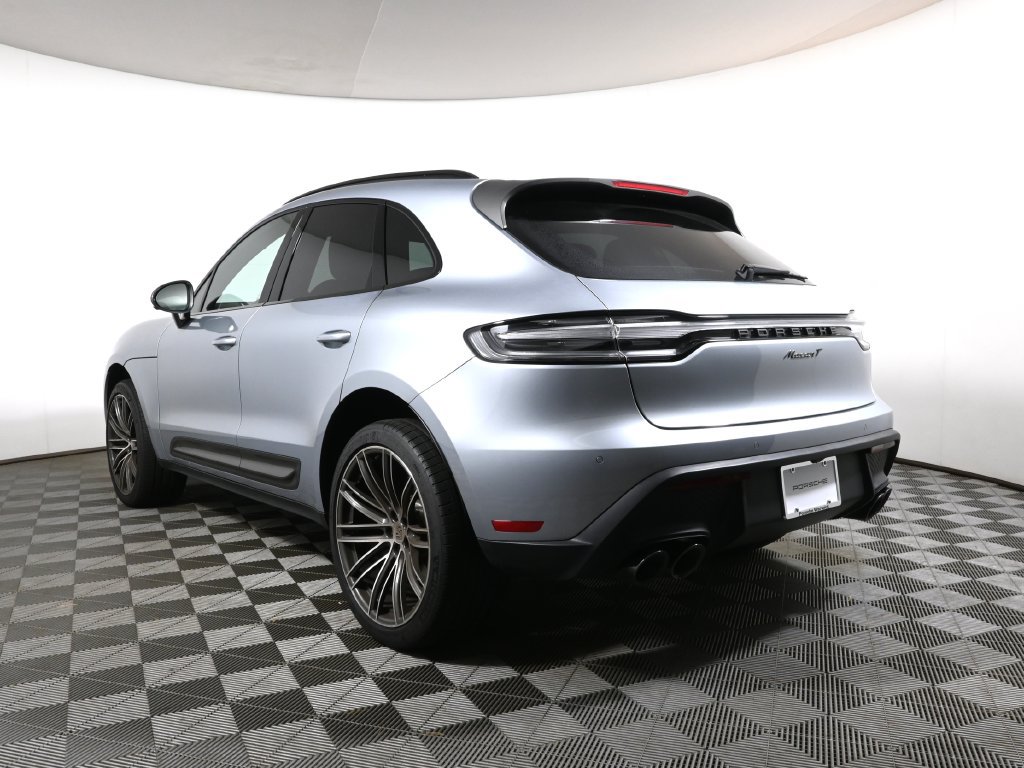 Used 2025 Porsche Macan AWD/4WD image 3