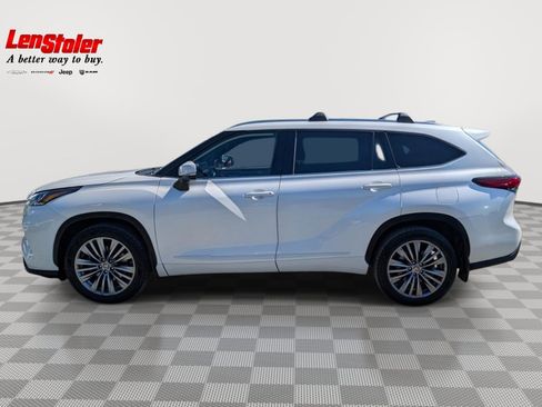 Used 2020 Toyota Highlander Platinum AWD/4WD image 2