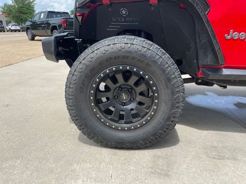 Used 2018 Jeep Wrangler Unlimited Sport S AWD/4WD image 17