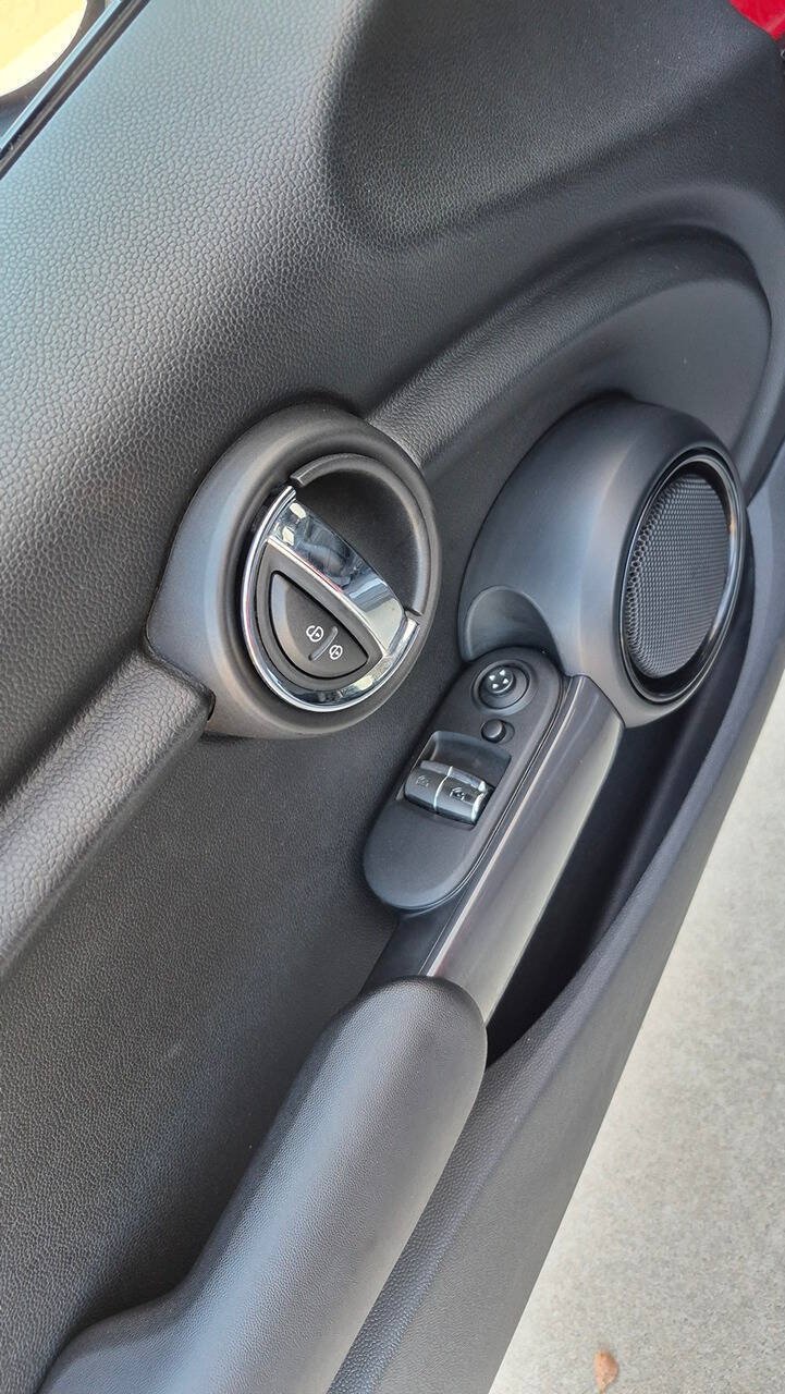 Used 2018 MINI Cooper 2-Door Hardtop FWD image 30
