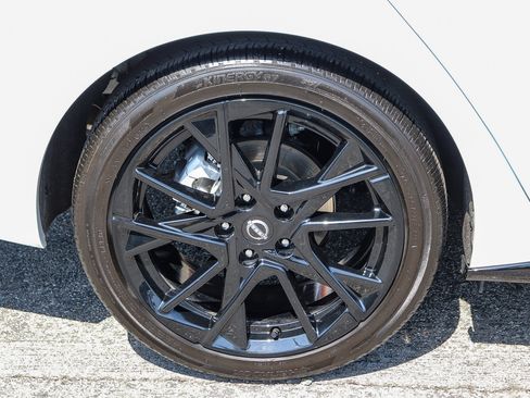Used 2025 Nissan Sentra SR w/ Midnight Edition FWD image 8