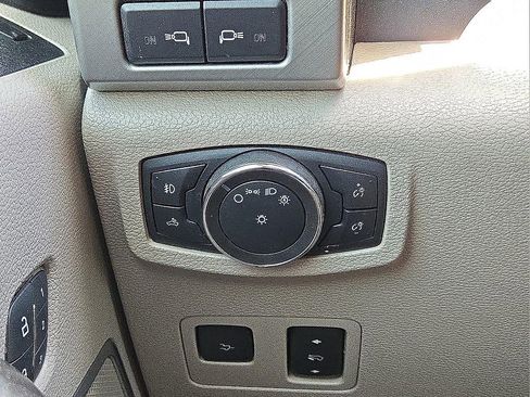 Used 2019 Ford F250 Limited AWD/4WD image 31